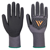 Pracovné rukavice A715 Tradesman Grip 15 nárazuvzdorné máčané v nitrile